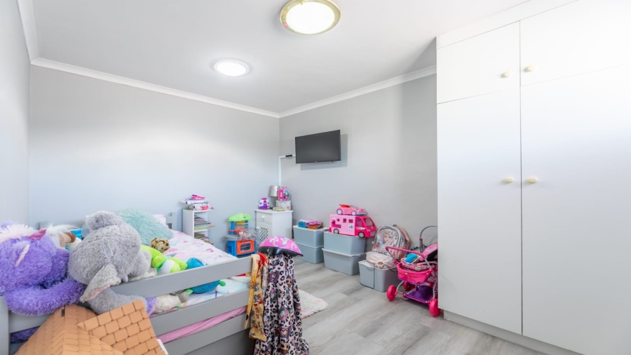 To Let 3 Bedroom Property for Rent in Edgemead Western Cape